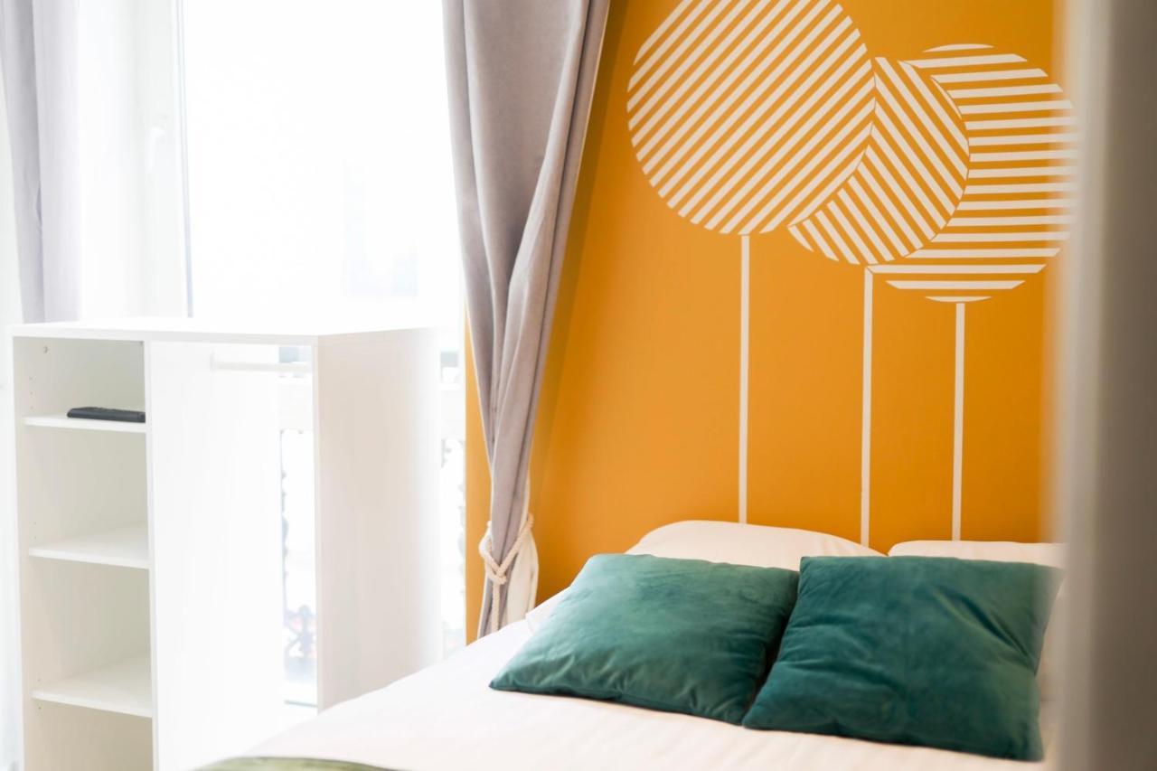 Green Apartment Near Montmartre And Opera パリ エクステリア 写真