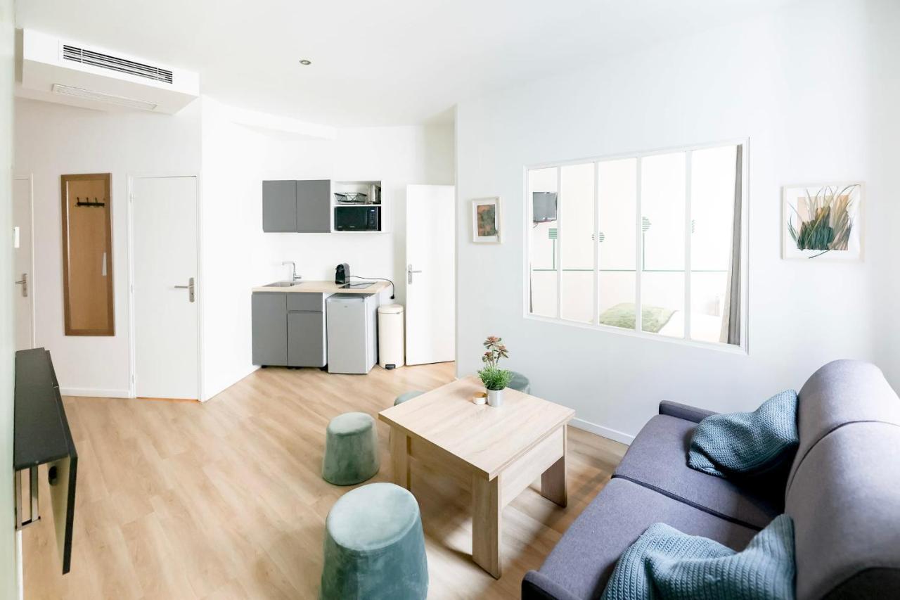 Green Apartment Near Montmartre And Opera パリ エクステリア 写真
