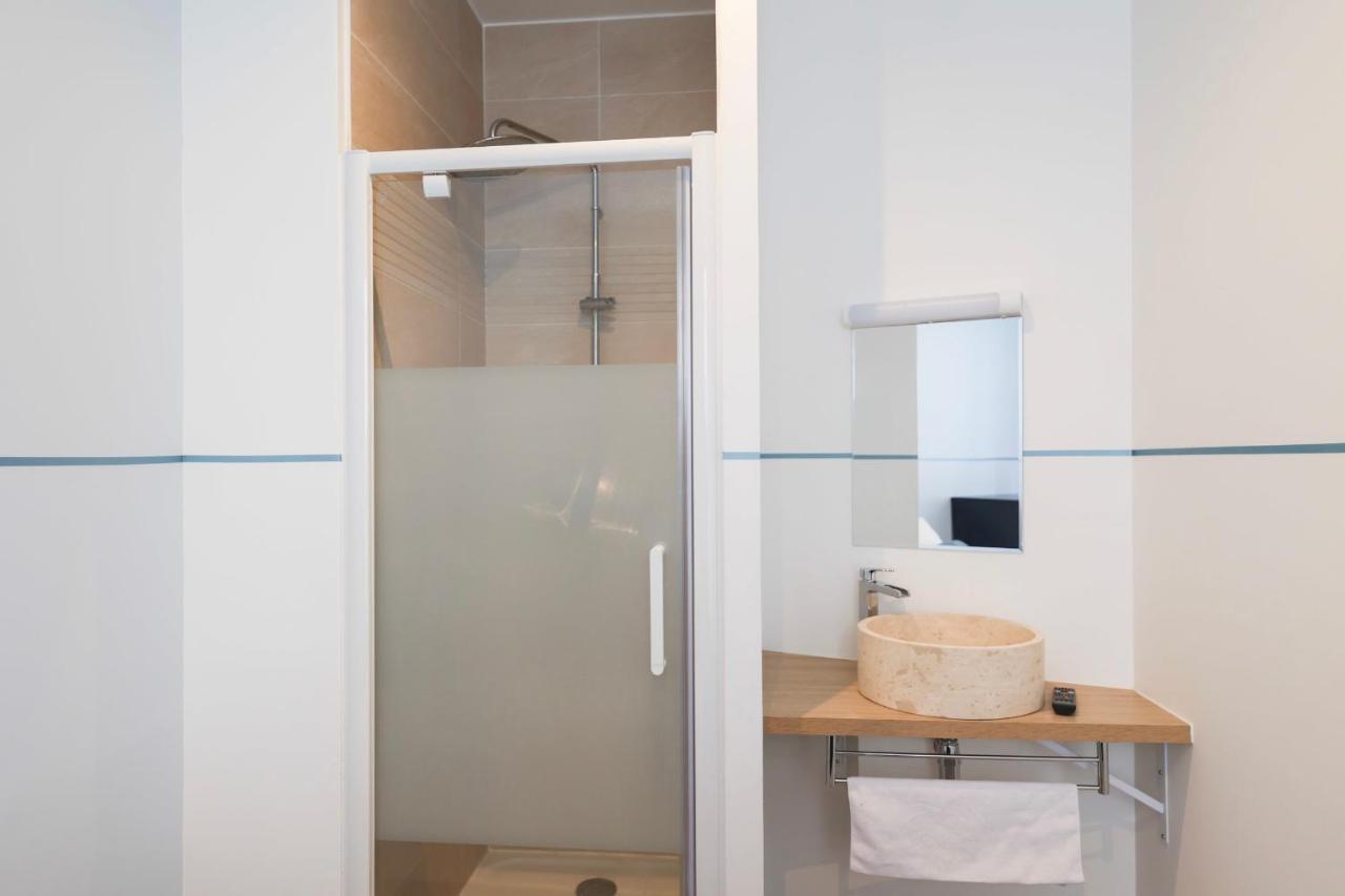 Green Apartment Near Montmartre And Opera パリ エクステリア 写真